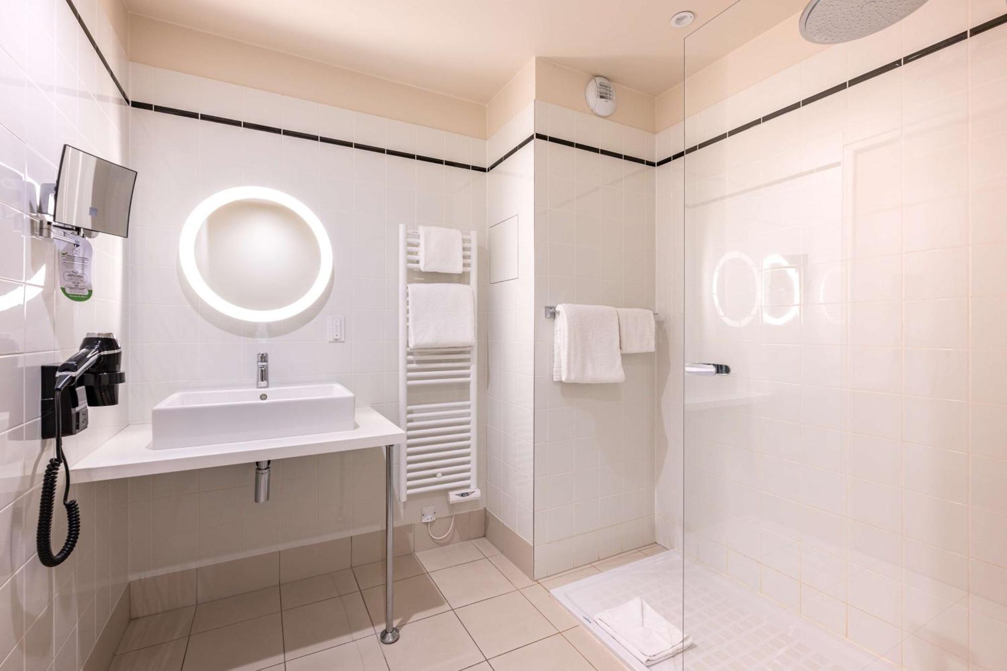 Relais De La Malmaison Paris Rueil Hôtel-Spa Buitenkant foto
