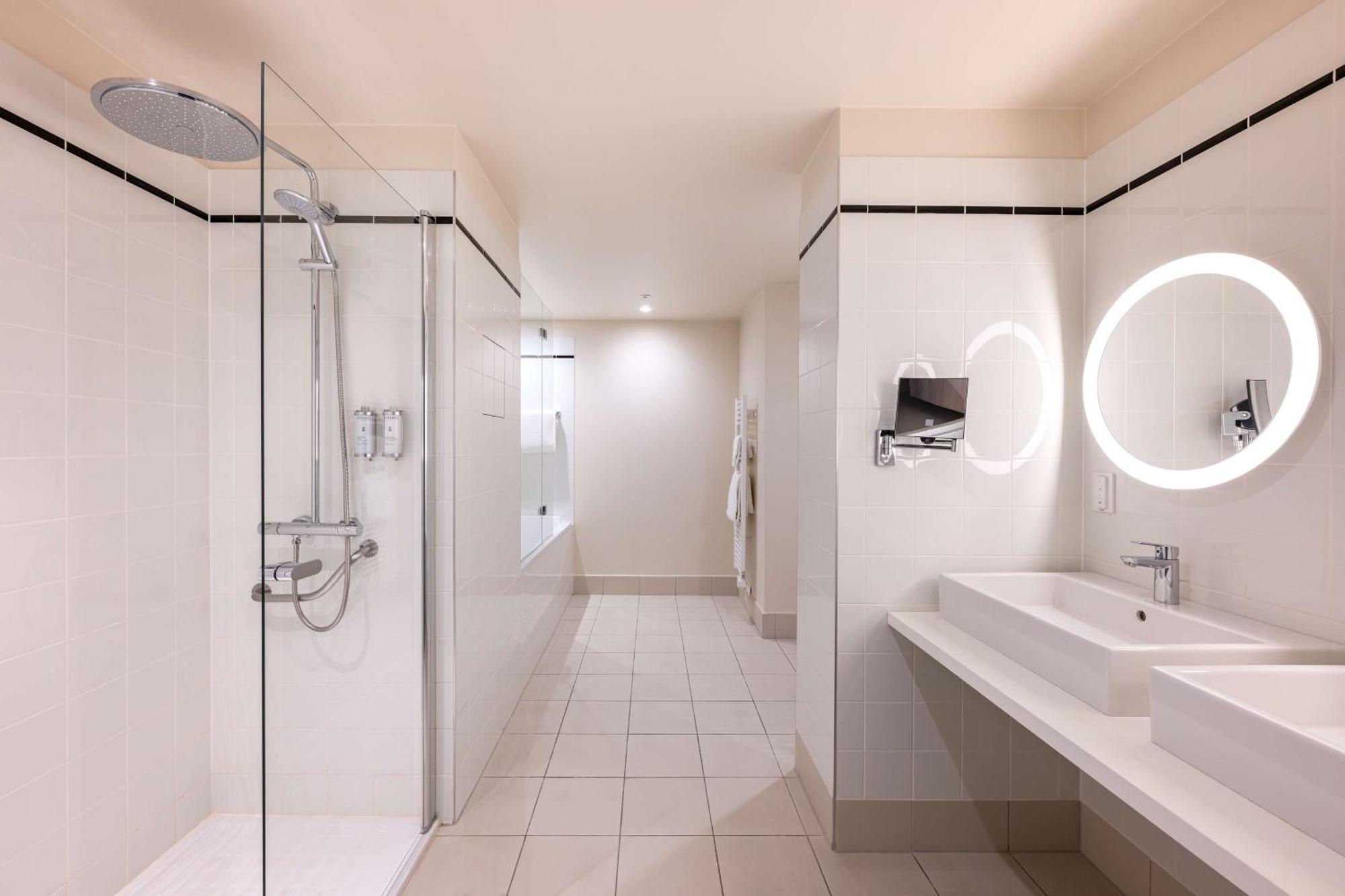 Relais De La Malmaison Paris Rueil Hôtel-Spa Buitenkant foto